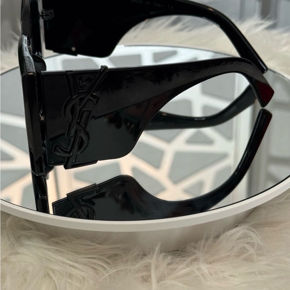 Super Sunglasses Black Frame